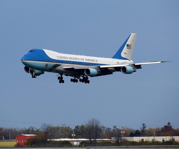 NEWS Flash – Qatar “gifts” Trump new plane!