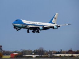 NEWS Flash – Qatar “gifts” Trump new plane!